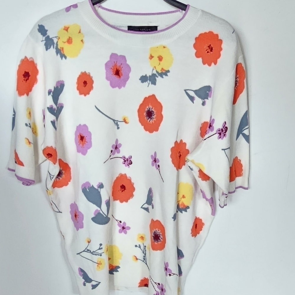 NEW! LOFT Short Sleeve Floral Cotton Knit Sweatee Top Blouse Medium. - Picture 4 of 8